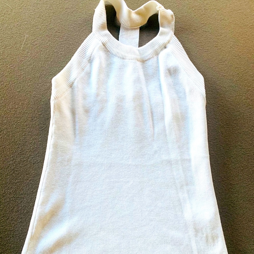 Razor back white sweater